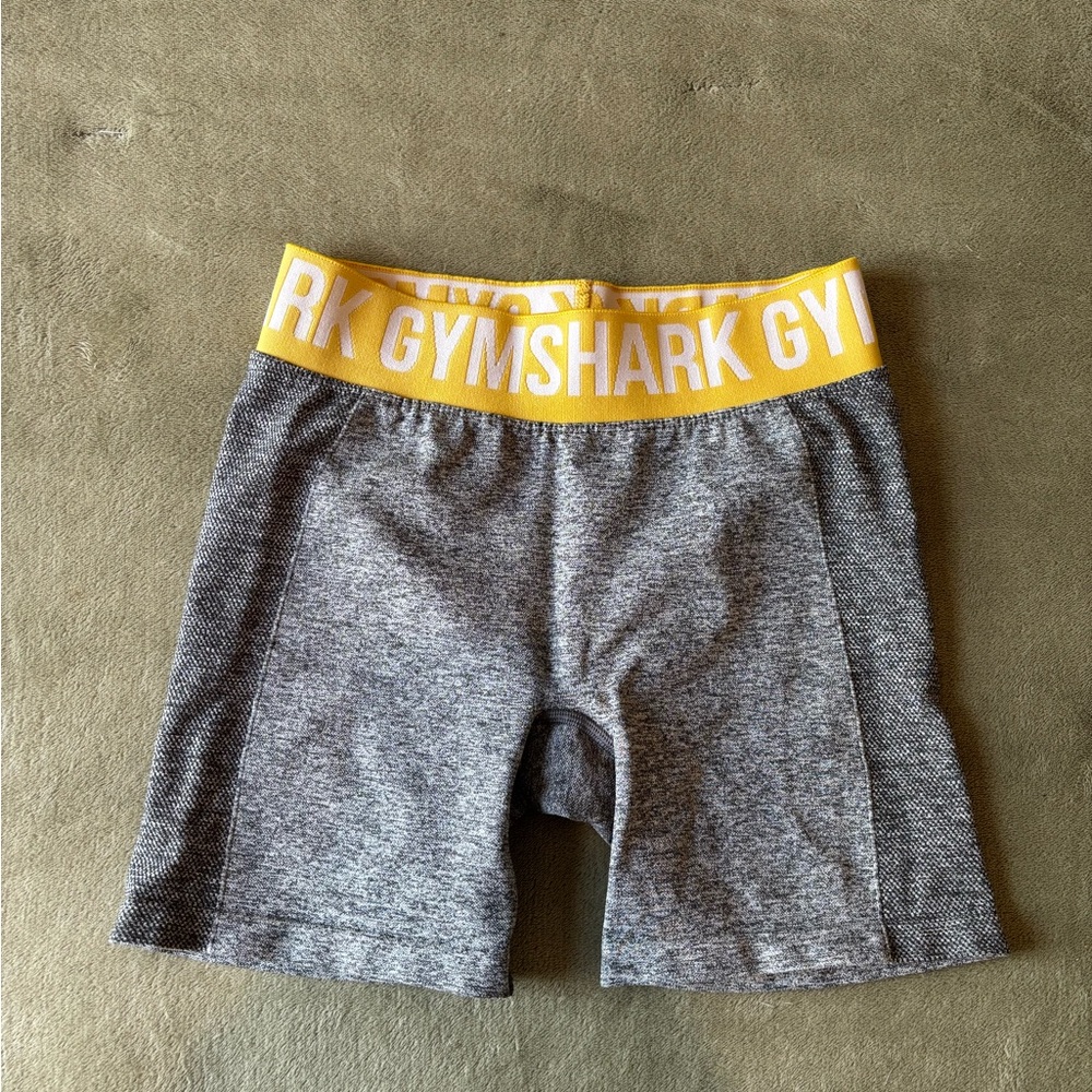 Gymshark Flex Shorts Gray and Yellow, Small
